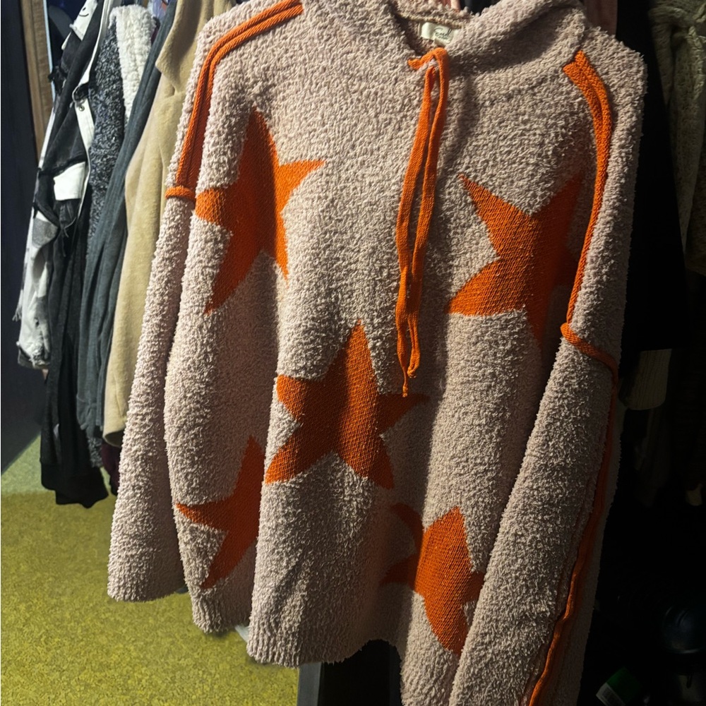 Easel Hooded Sweater with Orange Star Design